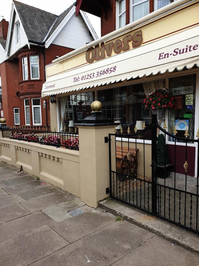 Olivers Strickley Over 35 Years Only Blackpool Extérieur photo