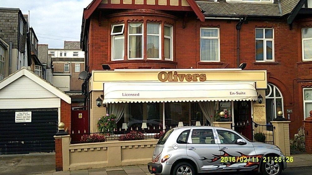 Olivers Strickley Over 35 Years Only Blackpool Extérieur photo